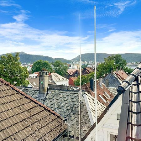 Apartamento View To Bryggen - Renovated Dec 24 - Historic Cobblestone Street Bergen Exterior foto