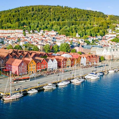 Apartamento View To Bryggen - Renovated Dec 24 - Historic Cobblestone Street Bergen Exterior foto