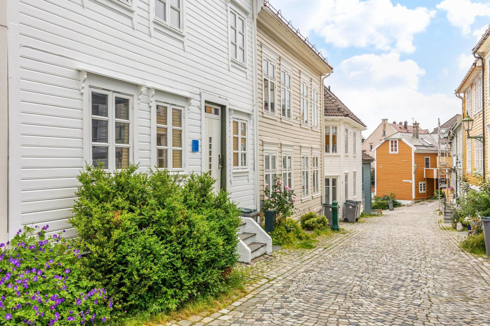 Apartamento View To Bryggen - Renovated Dec 24 - Historic Cobblestone Street Bergen Exterior foto