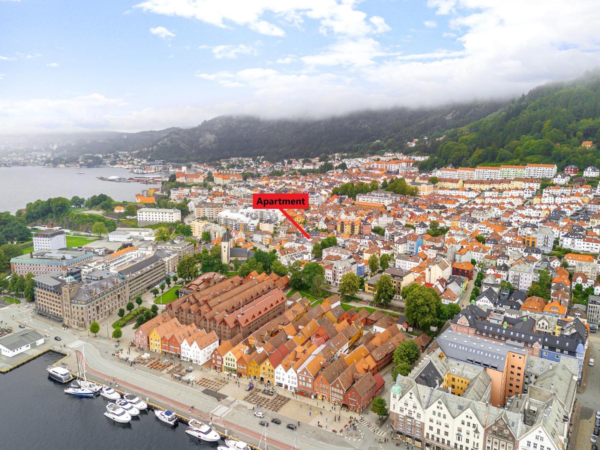 Apartamento View To Bryggen - Renovated Dec 24 - Historic Cobblestone Street Bergen Exterior foto