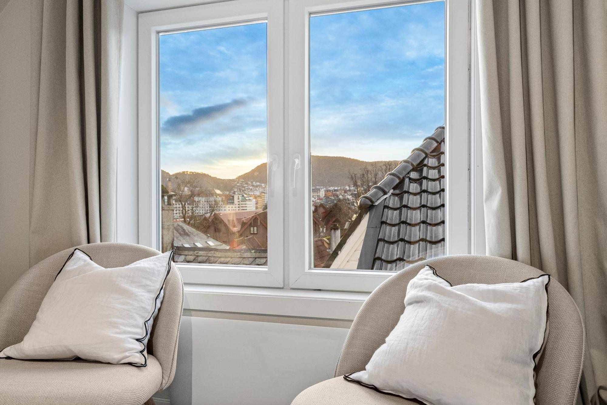Apartamento View To Bryggen - Renovated Dec 24 - Historic Cobblestone Street Bergen Exterior foto